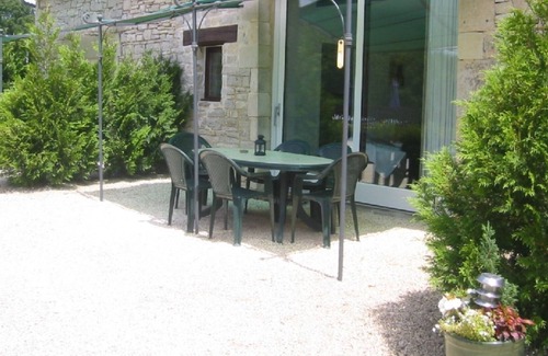 Salviac Cottage | Relaxing and tranquil, Gite with shared pool, & Amazing view across the valley,