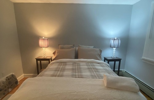 Silver Lane Apartment | Relaxing apartment in East Hartford!