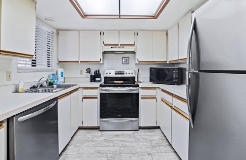 New Smyrna Beach Villa | Relaxing Beach Villa | Walk to Ocean + 3 Pools, Tennis & Trails
