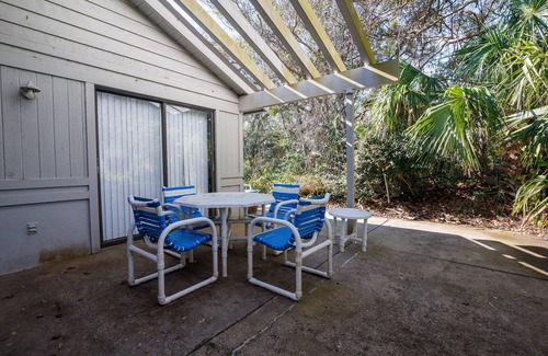 New Smyrna Beach Villa | Relaxing Beach Villa | Walk to Ocean + 3 Pools, Tennis & Trails