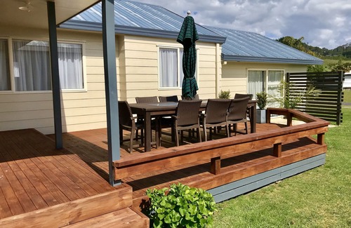 Cooks Beach House | Relaxing beach vacation - beautiful, quiet and clean