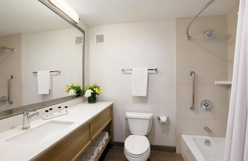 Mission Beach Hotel | Relaxing Beach Vibe Near Pacific & Mission Beach! Onsite Parking and Pool!