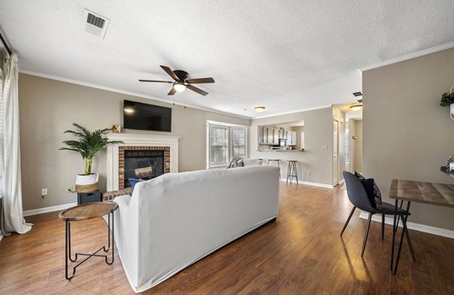 Smyrna House | Relaxing BoHo Retreat near Truist Park