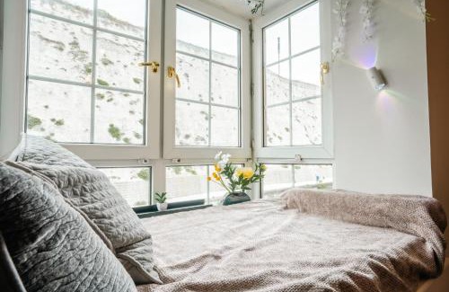 Seafront Apartment | Relaxing Brighton Marina Stay