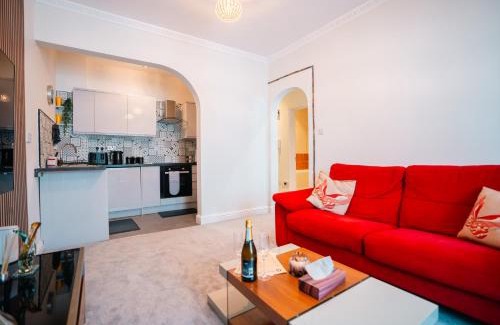 Seafront Apartment | Relaxing Brighton Marina Stay
