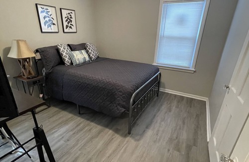 Cleveland Heights House | Relaxing bungalow w/ full body massage chair