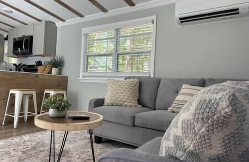 Thomson House | Relaxing Cabin Near Raysville