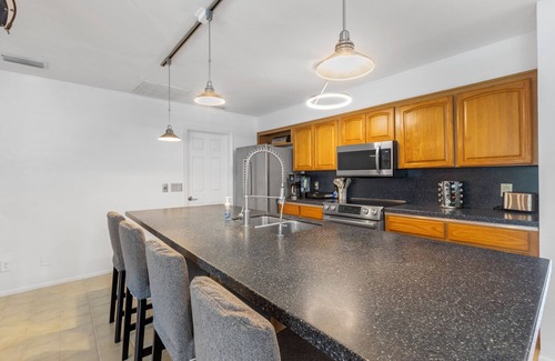 Clearwater House | Relaxing Coastal Comfort - Heated Pool