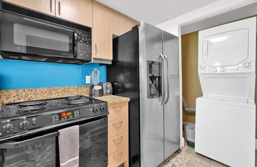 Coconut Grove Apartment | Relaxing Condo Hotel in the Grove, Free Parking