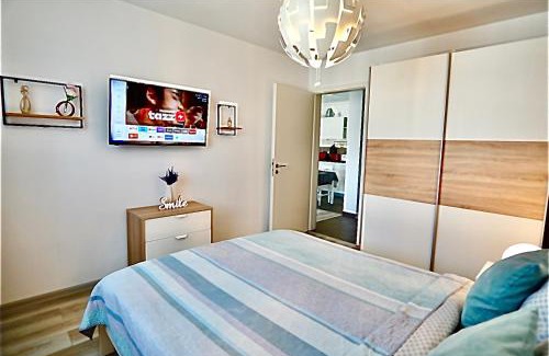 Tractorul Apartment | Relaxing Coresi Studio