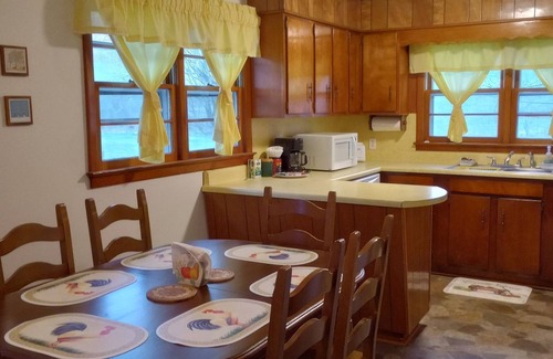 Abingdon House | Relaxing, Cozy, Convenient, 2 mi. from the Creeper Trail/South Holston Lake,