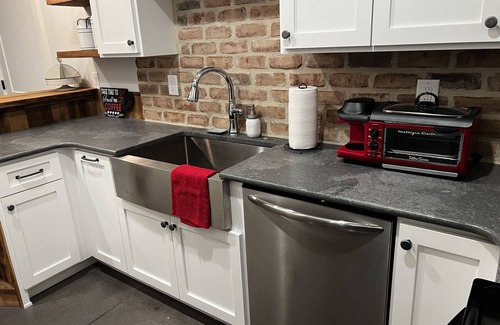 Hendersonville Apartment | Relaxing Creekside Private Guest Suite w/Kitchen