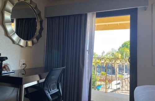 Westside Santa Cruz Hotel | Relaxing Deluxe Double Queen: Santa Cruz Escape