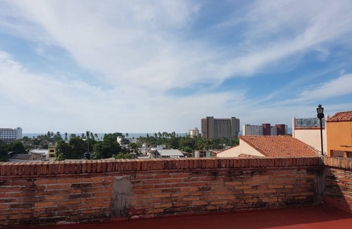 Lazaro Cardenas Apartment | Relaxing Escape in a Local Neighborhood w/Rooftop –Near Zona Romantica & Beach