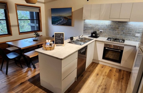 Kingfisher Bay Villa | Relaxing family friendly Villa w/spa & BBQ located on K'gari- Fraser Island