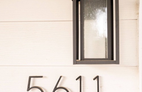 Southeast House | Relaxing Family Retreat: 4BR, King Bed, Fire Pit