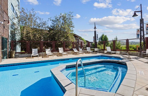 Kimball Junction Condo | Relaxing Fireplace | Hot Tub Access | Walk to Dining, Shops, Activities