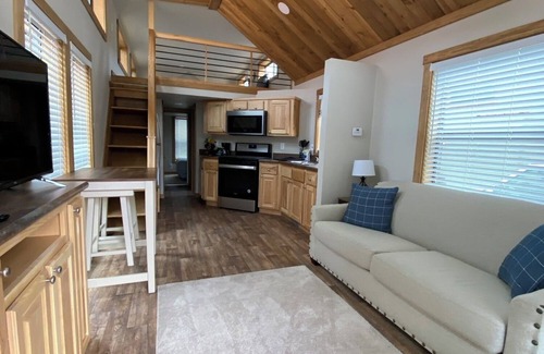 Oak Creek Apartment | Relaxing Getaway in our Modern Cottage at Lodges of Oak Creek!