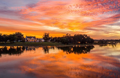 Lake Alfred Cottage | Relaxing Getaway on the Lake at Adams Estate