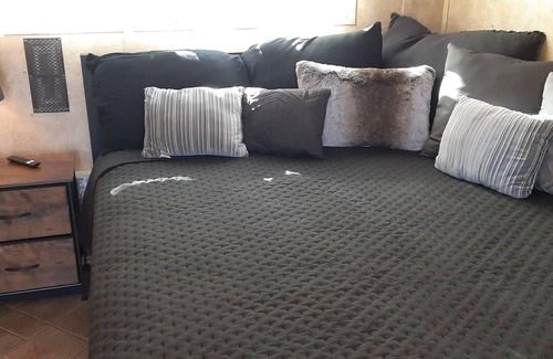 Spring Branch RV Rental | Relaxing Getaway Private Room Queen Bed and AC