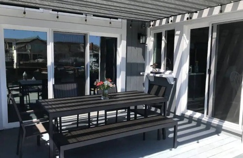 Channel Islands House | Relaxing Harbor Townhouse Minutes from the Beach