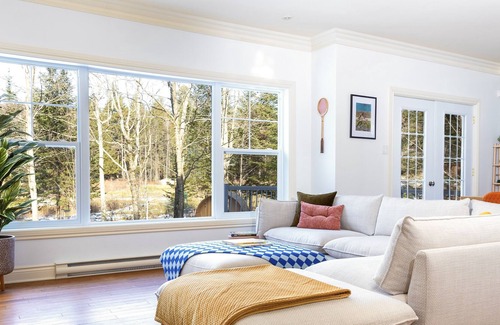 Lac-Brome Cottage | Relaxing haven w/outdoor sauna, family-friendly