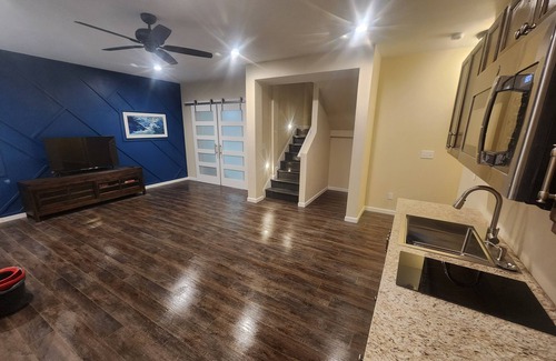 Skyway House | Relaxing Home away from home, 7 BRs/8 Beds/Sleeps14