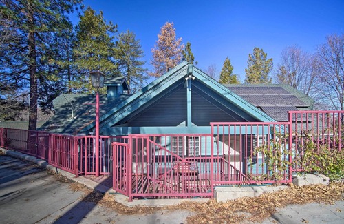 Lake Arrowhead Cottage | Relaxing Lake Arrowhead Home ~ 1 Mi to Lake!