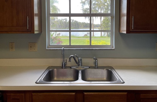Clermont House | Relaxing Lakefront Home on Quiet Lake Glona
