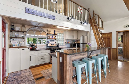 Dowagiac House | Relaxing Lakefront Retreat on Beautiful Little Twin Lake