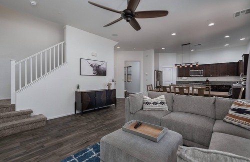 North Las Vegas House | Relaxing large home near VA hospital, air force base and Las Vegas strip 8 adult
