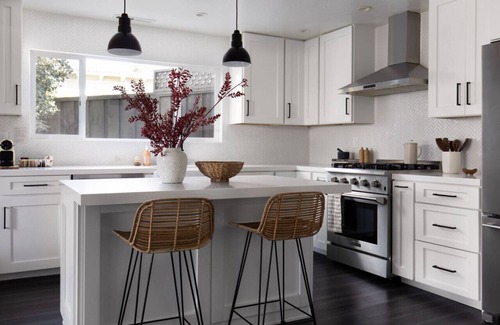 Live Oak Cottage | Relaxing Modern Home|Chefs Kitchen|Private Patio