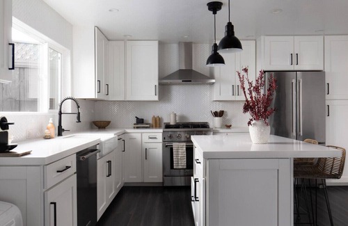 Live Oak Cottage | Relaxing Modern Home|Chefs Kitchen|Private Patio
