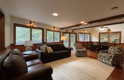 Waynesville Ski Chalet | Relaxing Mountain Chalet