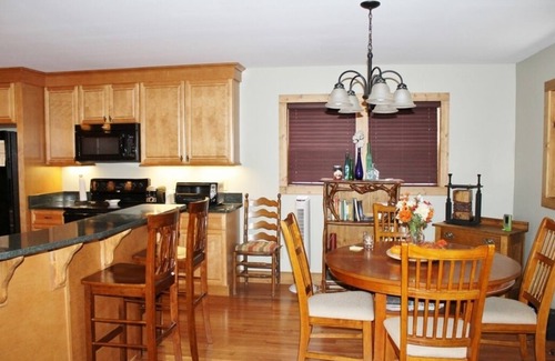 Highlands Cottage | RELAXING MOUNTAIN GET-A-WAY IN HIGHLANDS, NC. GOOD FOR ALL SEASONS!