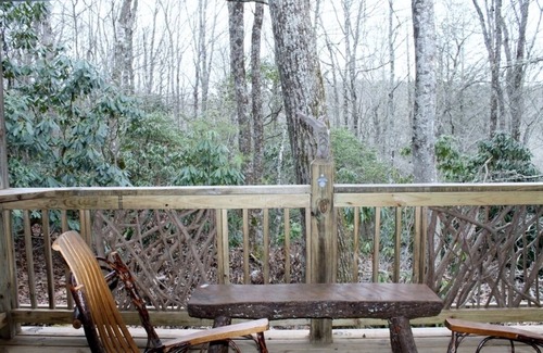 Highlands Cottage | RELAXING MOUNTAIN GET-A-WAY IN HIGHLANDS, NC. GOOD FOR ALL SEASONS!