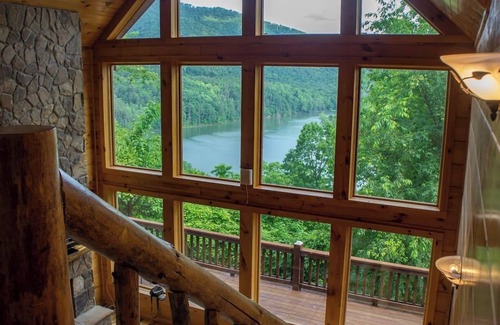 Butler Cabin | Relaxing Mountain Retreat with Breathtaking Views - Watauga Lake