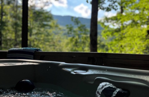Helen Cabin | Relaxing Mountain View Cabin in Cleveland, GA
