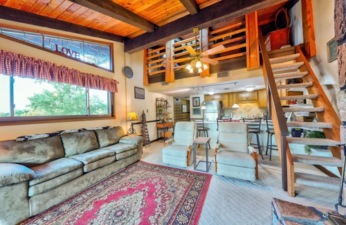 Sevierville Condo | Relaxing Mountain Wynnes