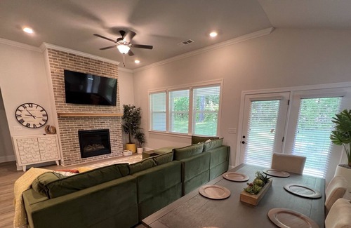 Peachtree City House | Relaxing New Ranch home in Peachtree City