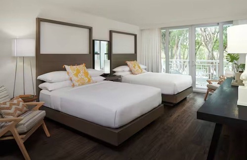 Rock Harbor Hotel | Relaxing Oasis in Key Largo! 3 Waterfront Units, Beachside Bars, Pets Allowed