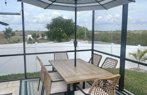 Lake Alfred House | Relaxing Oasis with pool close to attractions.