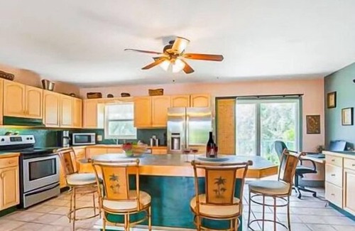 Breezeswept Beach Estates House | Relaxing Ocean Escape Ramrod Summerland Key