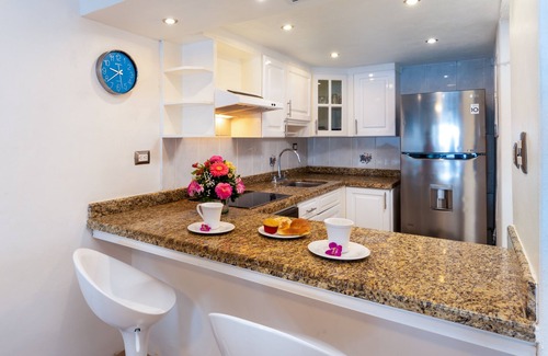 Zona Hotelera Norte Condo | Relaxing Oceanfront 2BR Northshore Condo, Awesome snorkeling right in front!