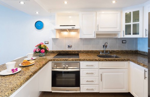 Zona Hotelera Norte Condo | Relaxing Oceanfront 2BR Northshore Condo, Awesome snorkeling right in front!
