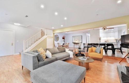 Linda Mar House | Relaxing & Peaceful 6BR Home w/HotTub/Game/Funtime