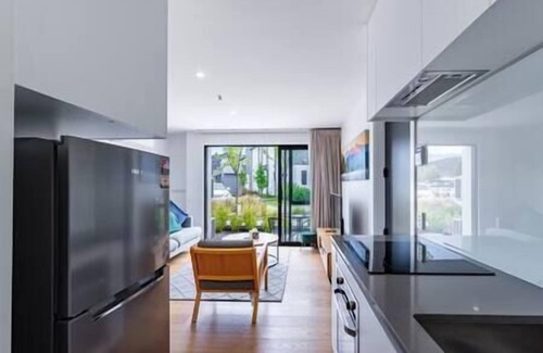 Albert Town Apartment | Relaxing retreat by the river