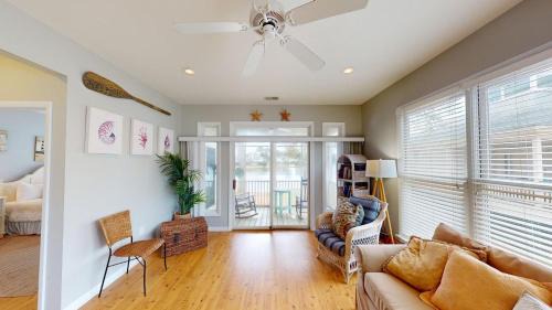 Litchfield by the Sea Villa | Relaxing Retreat by the Lake