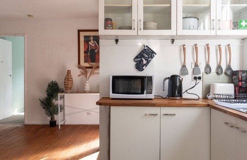 Maroubra South House | Relaxing Retreat in Maroubra-Mins drive to Beach