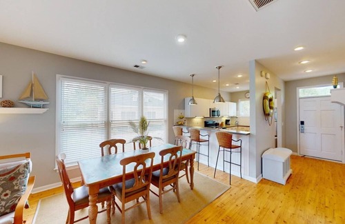 Litchfield by the Sea Villa | Relaxing Retreat by the Lake